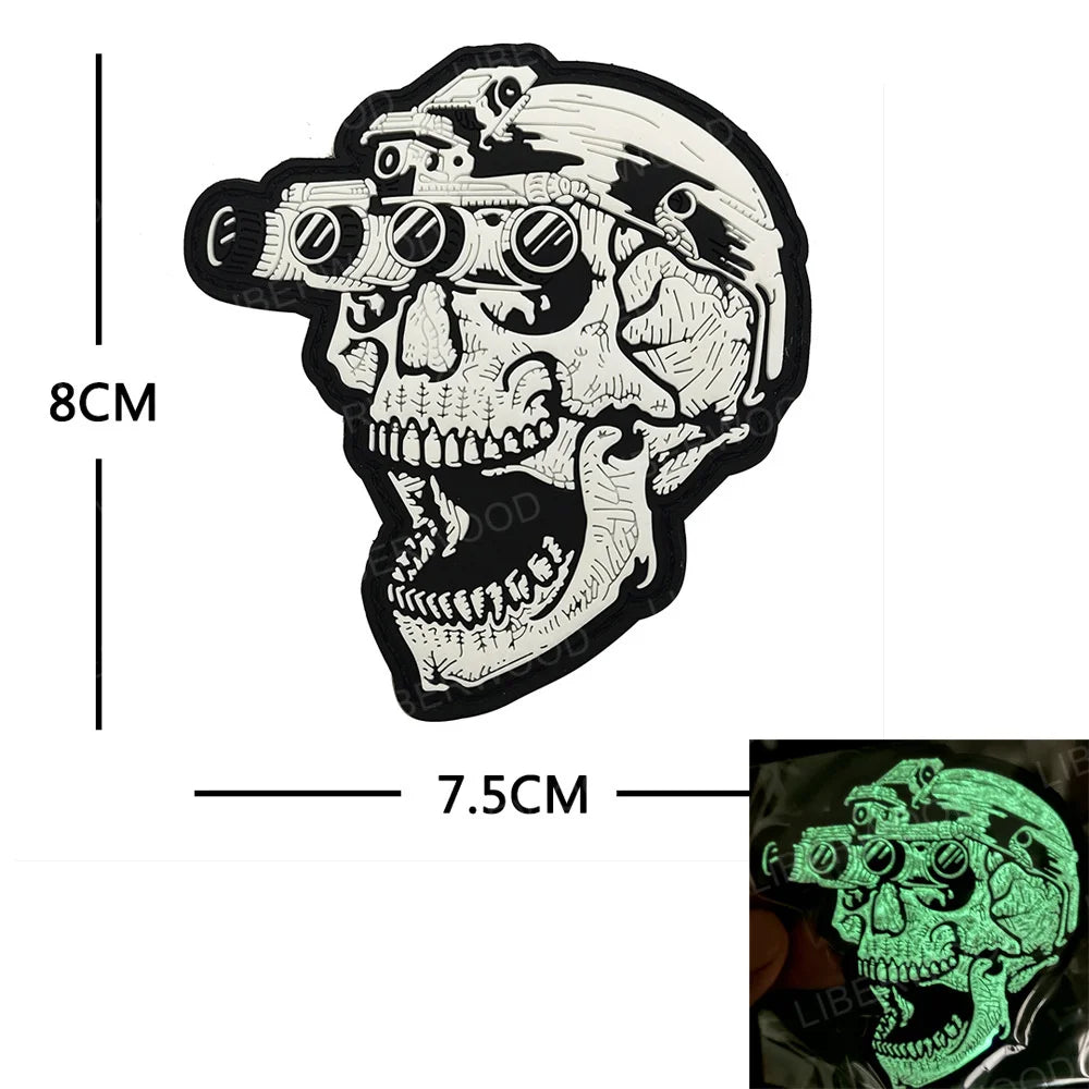 Patch Tático Caveira Night Vision 3D em PVC – Glow Luminous com Velcro para Capacete, Colete e Mochila